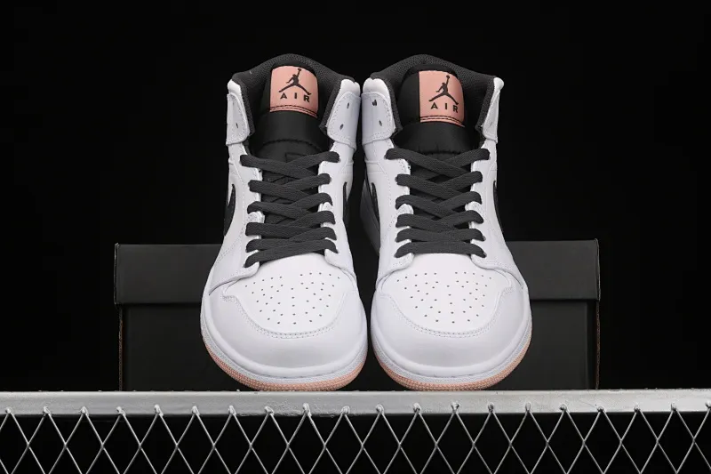 All categories Air Jordan Jordan series basketball shoes Air Jordan 1 Mid Air Jordan 1 Mid AJ1 Joe 1 white and black cherry blossom powder Zhongbang basketball shoes 554725-180
